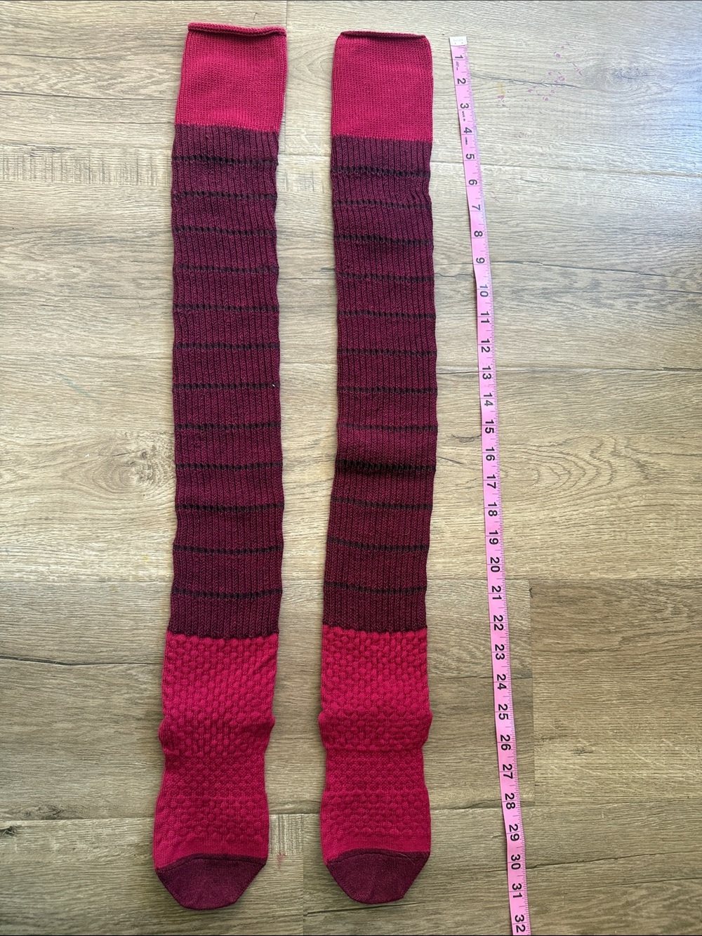 New Lululemon leg warmers Knee-High Ribbed Knit Socks in Burgundy and Raspberry